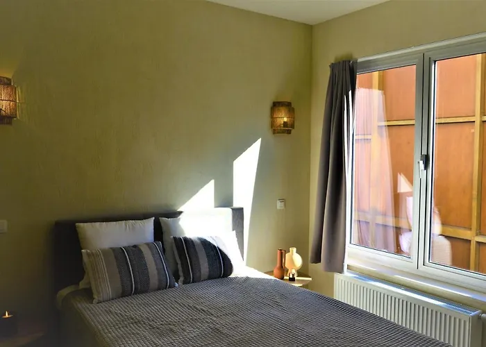 Downtown 2 Bdr Apartment ***** 3